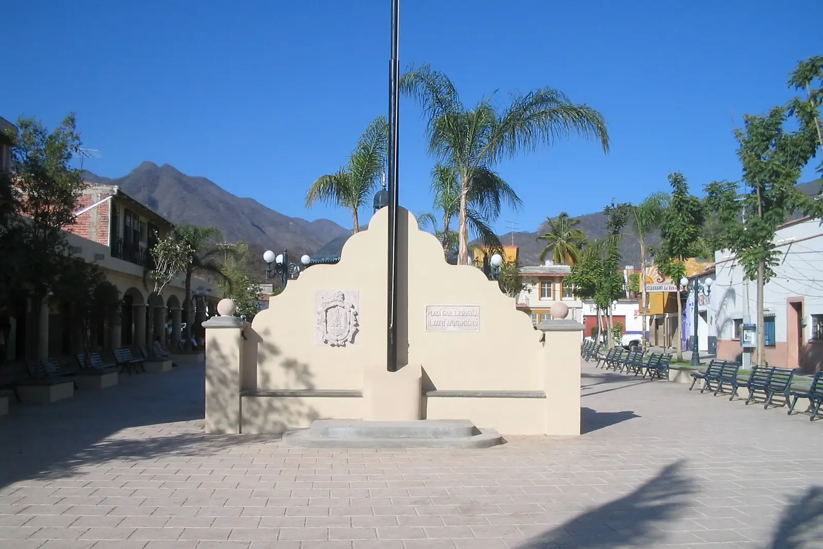 La plaza principal de Amatlán de Cañas
