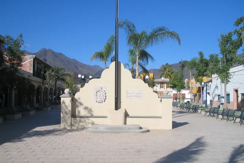 La plaza principal de Amatlán de Cañas