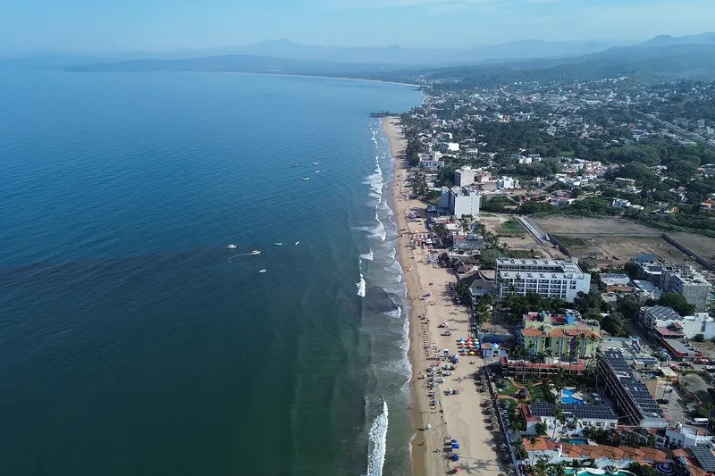La playa de Rincón de Guayabitos, en la bahía de Jaltemba