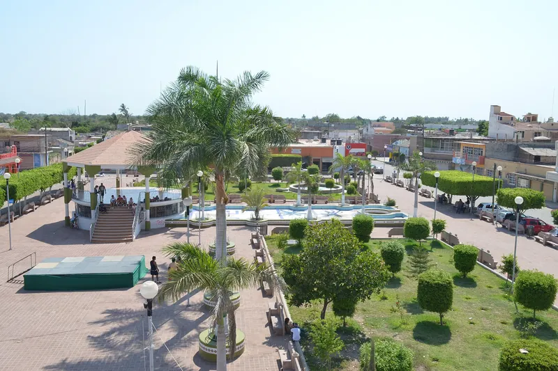 La plaza municipal de Tecuala, cabecera del municipio