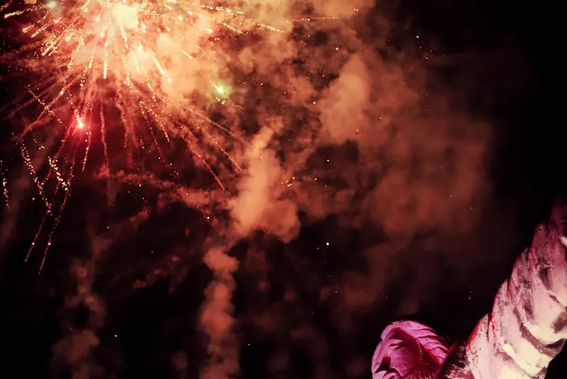 Fuegos artificiales sobre el Cerro Grande